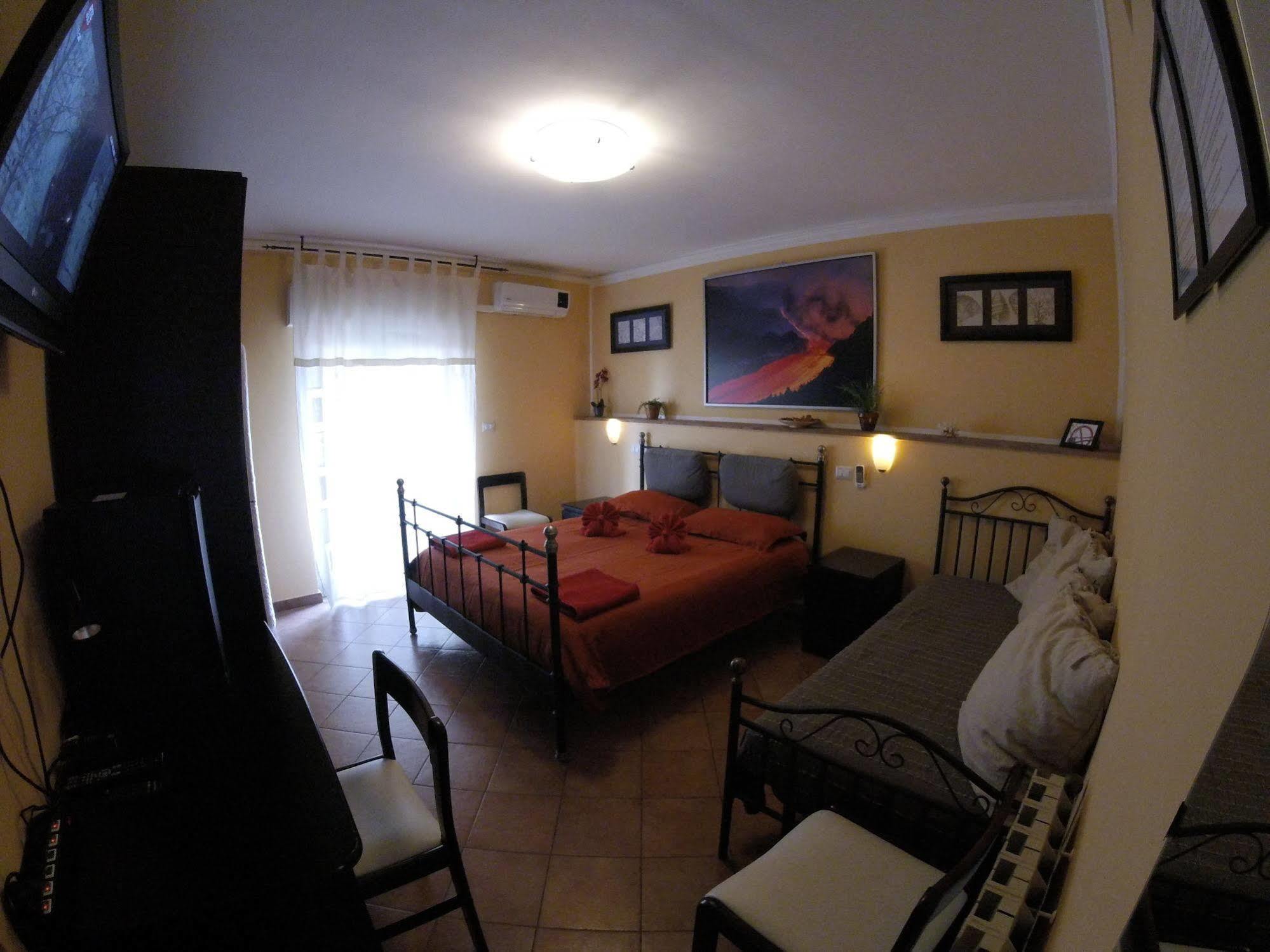Ferienwohnung Tano'S Giardini-Naxos Exterior foto