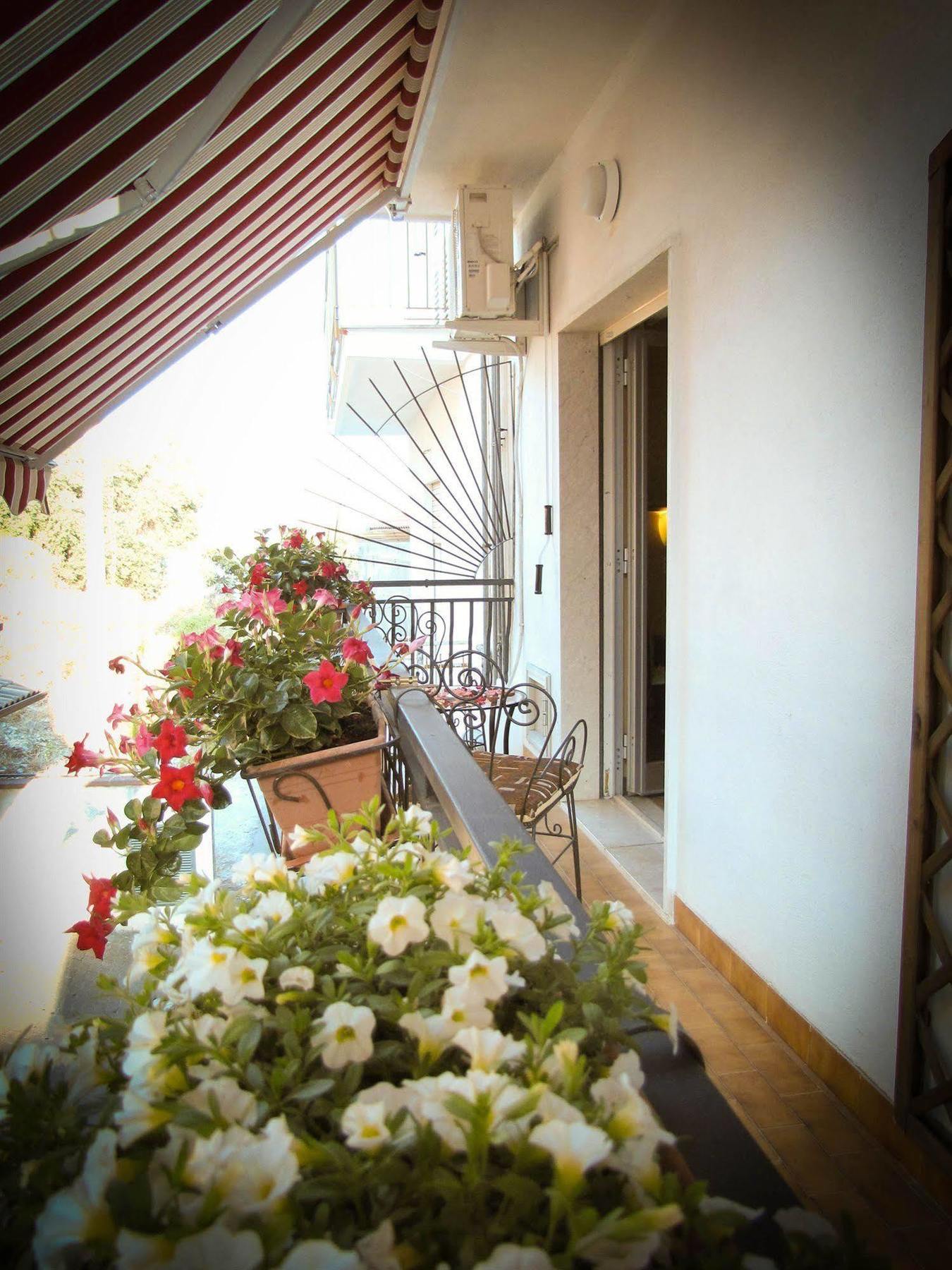 Ferienwohnung Tano'S Giardini-Naxos Exterior foto