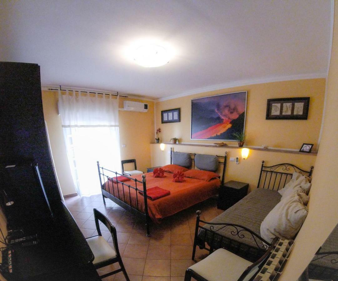 Ferienwohnung Tano'S Giardini-Naxos Exterior foto